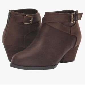 NWT Bella Vita Women's Uttara Boots, 6 Wide